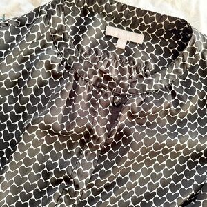 Medium Banana Republic black and white blouse with hearts